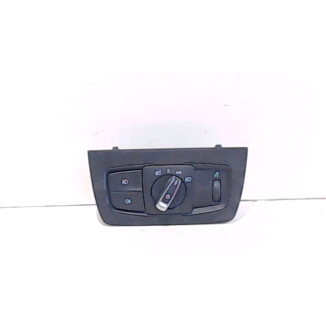 Commutateur d'éclairage BMW 3 serie (F30/F80) (2012 - 2015) Sedan 318d 2.0 16V (N47-D20C)