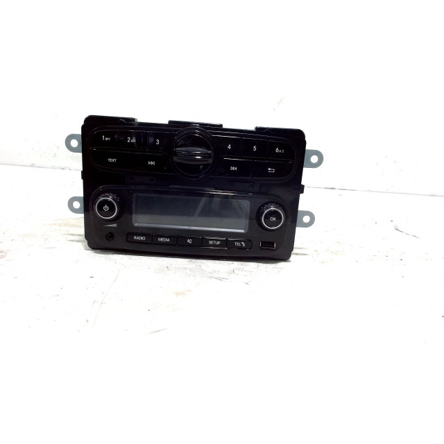 Radio Smart Forfour (453) (2014 - présent) Hatchback 5-drs 1.0 12V (H4D-A401)
