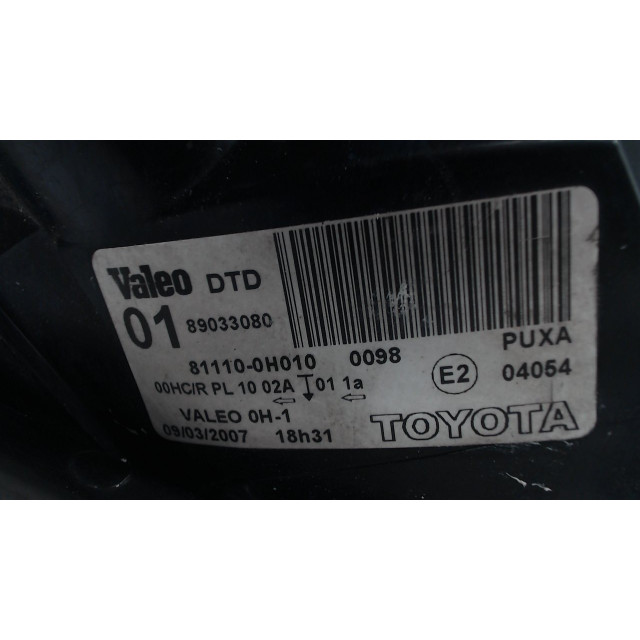 Phare droit Toyota Aygo (B10) (2005 - 2014) Hatchback 1.0 12V VVT-i (1KR-FE)