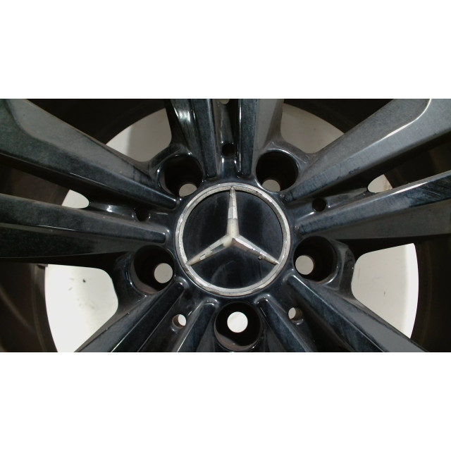 Jante Mercedes-Benz CLA (117.3) (2013 - 2019) Sedan 1.6 CLA-200 16V (M270.910)