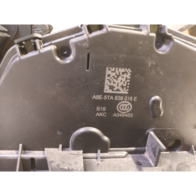 Verrouillage central électrique de porte à mécanisme de verrouillage arrière droit Skoda Superb (3V3) (2015 - présent) Hatchback 2.0 TDI (DFCA)