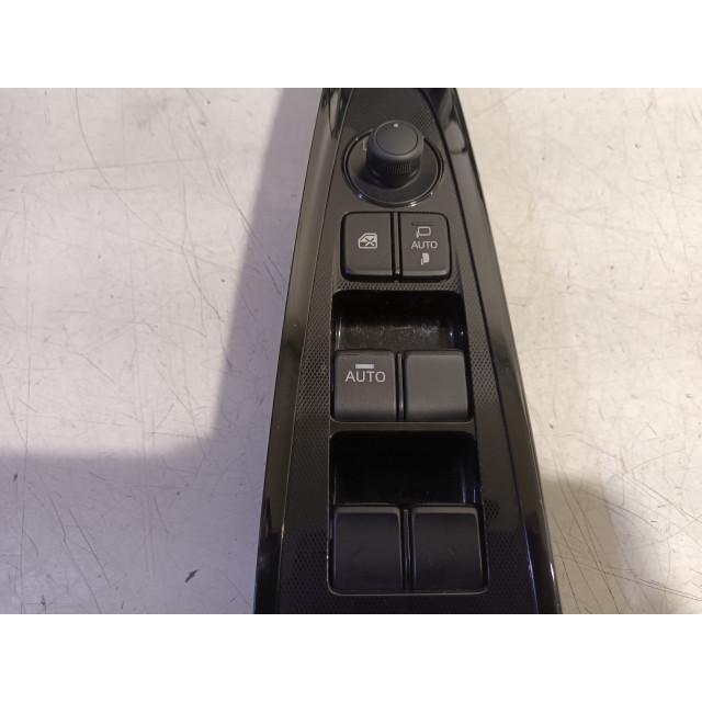 Panneau de commande - Vitres électriques Mazda 2 (DJ/DL) (2014 - 2017) Hatchback 1.5 SkyActiv-G 90 (P5Y8)