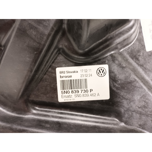 Lève-vitres électrique arrière droit Volkswagen Tiguan (5N1/2) (2008 - 2018) SUV 1.4 TSI 16V (CAVA(Euro 5))