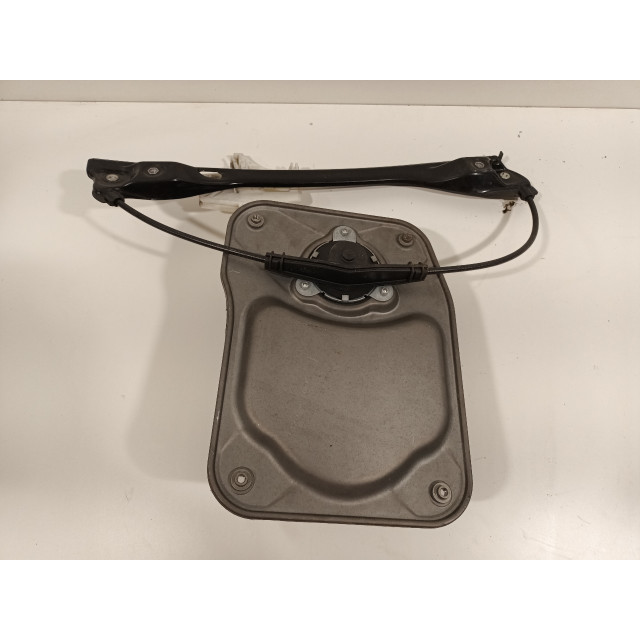 Mécanisme de vitre arrière droit Skoda Fabia II Combi (2010 - 2014) Combi 5-drs 1.2 TDI 12V Greenline (CFWA)