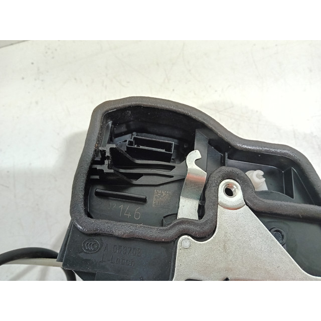 Verrouillage central électrique de porte à mécanisme de verrouillage avant droit BMW 5 serie Touring (F11) (2009 - 2011) Combi 528i 24V (N53-B30A)