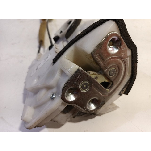 Verrouillage central électrique de porte à mécanisme de verrouillage avant droit Mazda 6 SportBreak (GH19/GHA9) (2008 - 2013) 2.2 CDVi 16V 163 (R2AA)