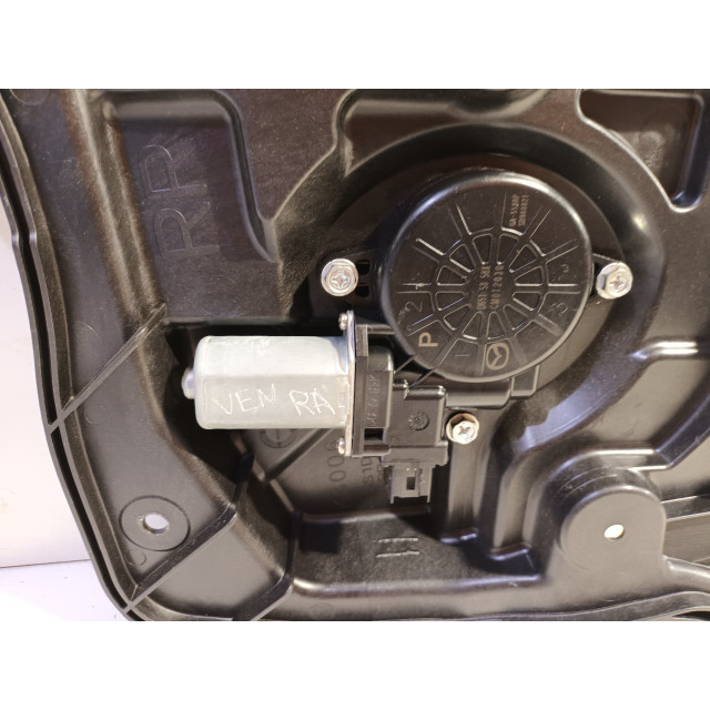 Lève-vitres électrique arrière droit Mazda 6 SportBreak (GH19/GHA9) (2008 - 2013) 2.2 CDVi 16V 163 (R2AA)