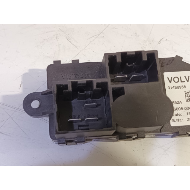 Dispositif de chauffage à résistance Volvo V40 (MV) (2015 - 2019) 2.0 D2 16V (D4204T8(Euro 6b))