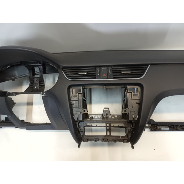 Ensemble d'airbags Skoda Octavia Combi (5EAC) (2013 - 2020) Combi 5-drs 1.6 TDI Greenline 16V (DBKA)