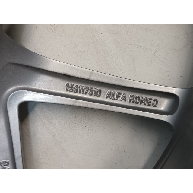 Jante Alfa Romeo Stelvio (949) (2016 - présent) SUV 2.0 T 16V Veloce Q4 (55273835)