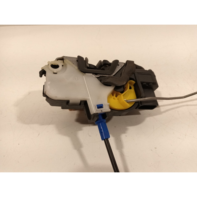 Verrouillage central électrique de porte à mécanisme de verrouillage avant gauche Opel Astra J Sports Tourer (PD8/PE8/PF8) (2014 - 2015) Combi 1.6 CDTI 16V (B16DTL(Euro 6))