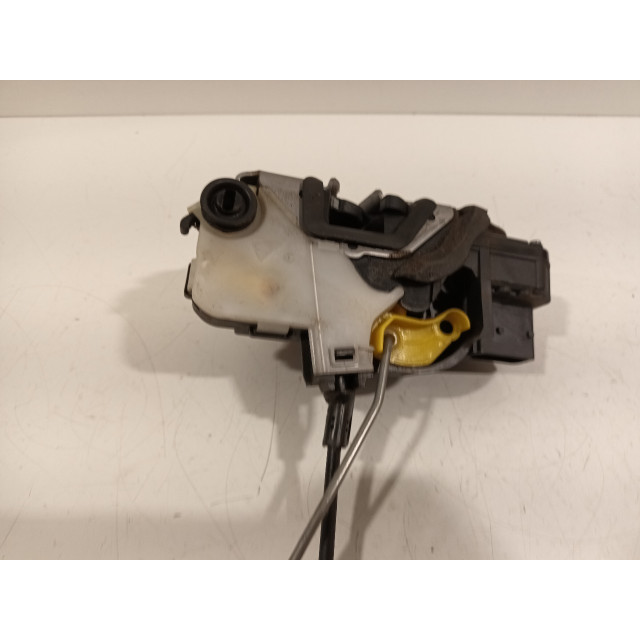 Verrou central électrique de porte à mécanisme de verrouillage arrière gauche Opel Astra J Sports Tourer (PD8/PE8/PF8) (2014 - 2015) Combi 1.6 CDTI 16V (B16DTL(Euro 6))