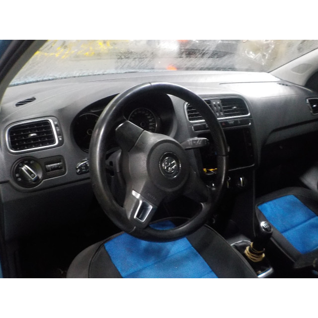Mécanisme d'essuie-glaces avant Volkswagen Polo V (6R) (2009 - 2014) Hatchback 1.2 TDI 12V BlueMotion (CFWA(Euro 5))