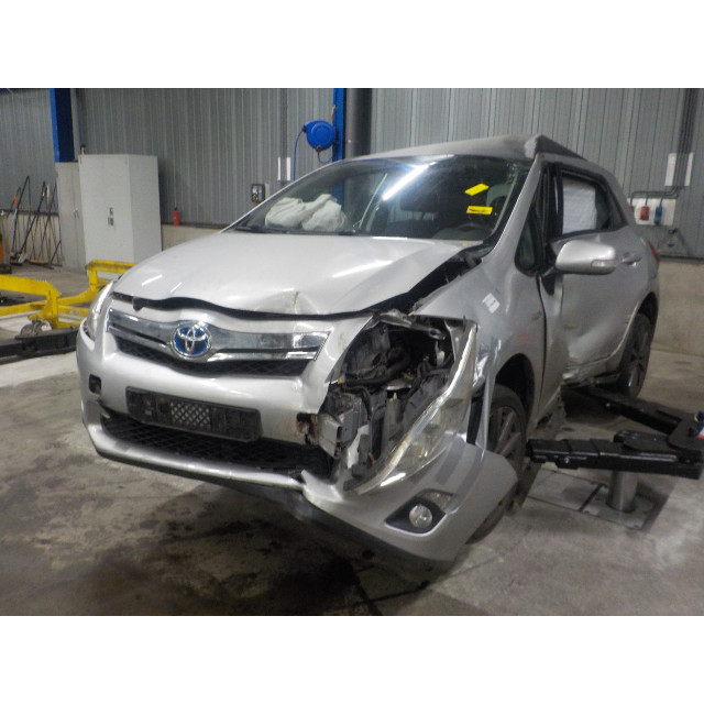 Pompe de climatisation Toyota Auris (E15) (2010 - 2012) Hatchback 1.8 16V HSD Full Hybrid (2ZRFXE)