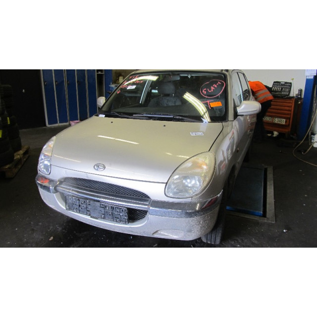 Bras de suspension avant gauche Daihatsu Sirion/Storia (M1) (1998 - 2000) Hatchback 1.0 12V (EJ-DE)