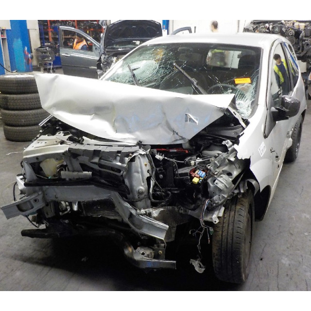 Bras de suspension avant droit Renault Twingo II (CN) (2007 - 2014) Hatchback 3-drs 1.2 16V (D4F-770)