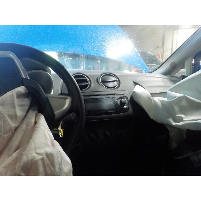 Moyeu avant droit Seat Ibiza IV SC (6J1) (2008 - 2015) Hatchback 3-drs 1.4 16V (BXW)
