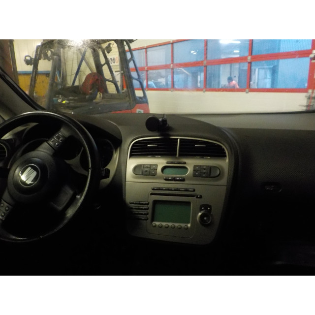 Feu arrière de carroserie feu - droit Seat Altea (5P1) (2004 - 2009) MPV 2.0 FSI 16V (BLR)