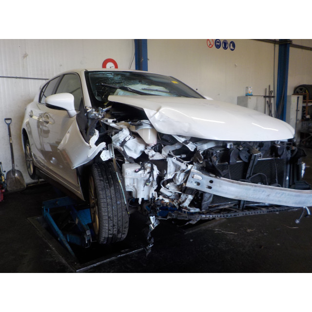 Déblocage de frein à main Lexus CT 200h (2010 - 2020) Hatchback 1.8 16V (2ZRFXE)