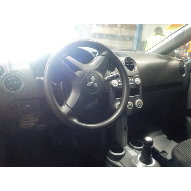 Arbre de transmission avant droit Mitsubishi Colt (Z2/Z3) (2004 - 2012) Hatchback 1.3 16V (4A90)