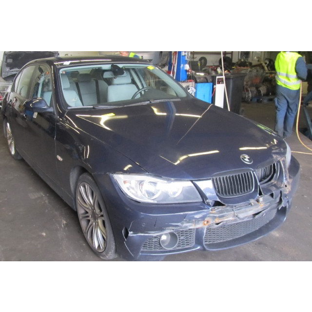 Ceinture de sécurité centrale arrière BMW 3 serie (E90) (2004 - 2007) Sedan 320i 16V (N46-B20B)