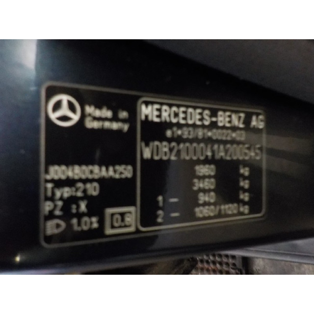 Moteur d'essuie-glaces de pare-brise Mercedes-Benz E (W210) (1995 - 1999) Sedan 2.2 E-220D 16V (OM604.912)