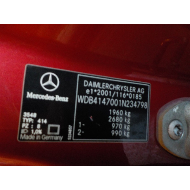 Essuie-glaces de lunette arrière Mercedes-Benz Vaneo (W414) (2002 - 2005) MPV 1.6 (M166.961)