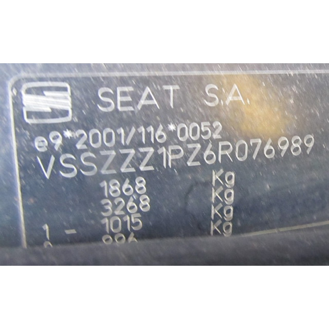 Boîte à gants Seat Leon (1P1) (2005 - 2010) Hatchback 5-drs 1.9 TDI 105 (BXE)