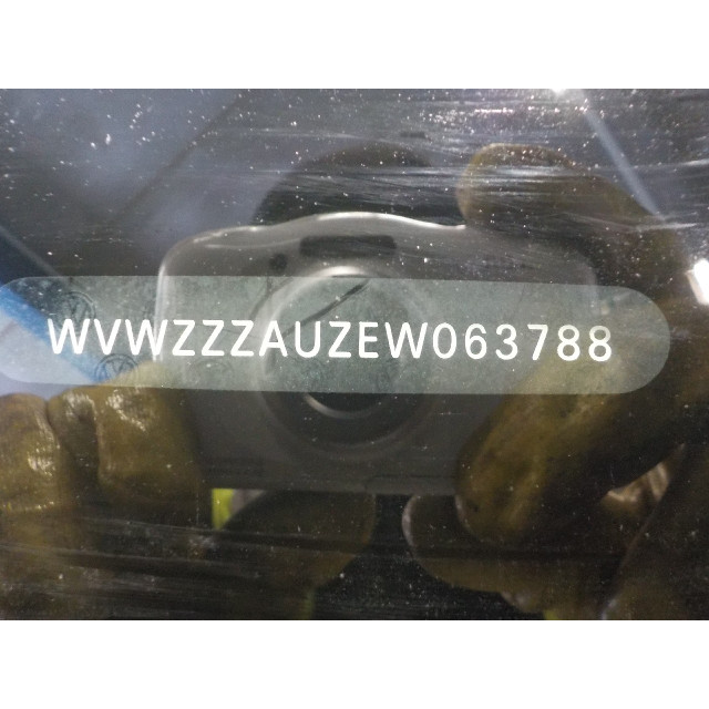 Interrupteur de feux de détresse Volkswagen Golf VII (AUA) (2012 - 2020) Hatchback 2.0 TDI 16V (CRBC)
