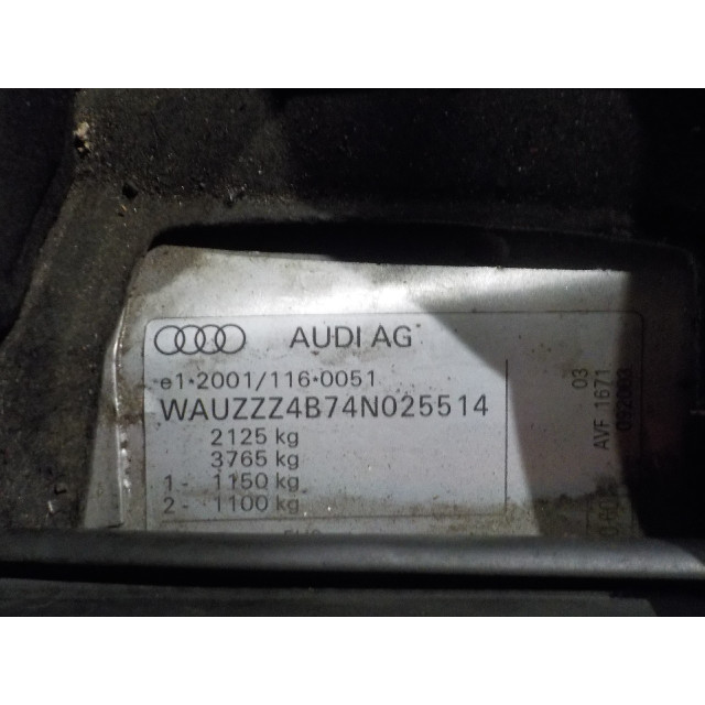 Arbre de transmission avant droit Audi A6 Avant (C5) (2001 - 2005) A6 Avant (4B5) Combi 1.9 TDI 130 (AVF)