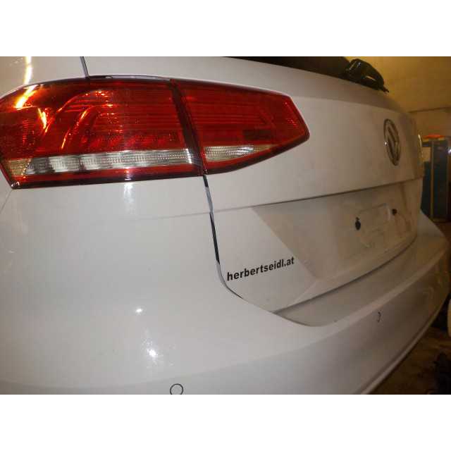 Ensemble d'amortisseurs à gaz arrière Volkswagen Passat Variant (3G5) (2014 - présent) Combi 2.0 TDI 16V 150 (CRLB)