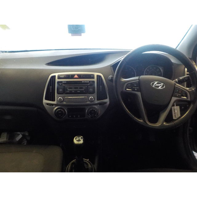 Lève-vitres électrique avant gouche Hyundai i20 (2008 - 2015) Hatchback 1.4 CRDi 16V (D4FC)