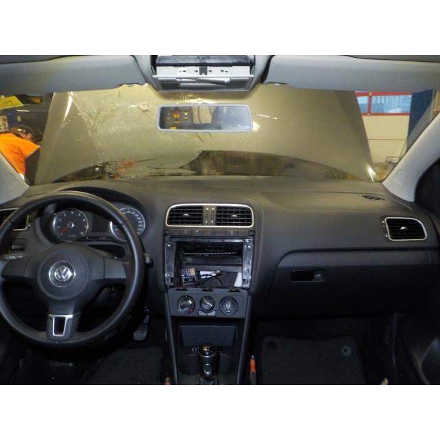 Ceinture de sécurité arrière gauche Volkswagen Polo V (6R) (2011 - 2014) Polo (6R) Hatchback 1.2 TSI (CBZC)