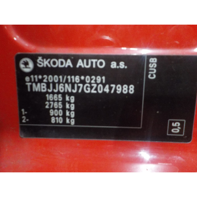 Lève-vitres électrique arrière gauche Skoda Fabia III Combi (NJ5) (2014 - présent) Combi 1.4 TDI 16V 90 Greentech (CUSB)