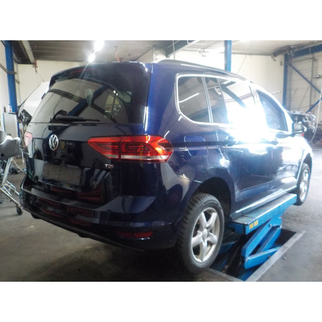 Moyeu avant gauche Volkswagen Touran (5T1) (2016 - 2021) MPV 1.6 TDI SCR BlueMotion Technology (DGDA)