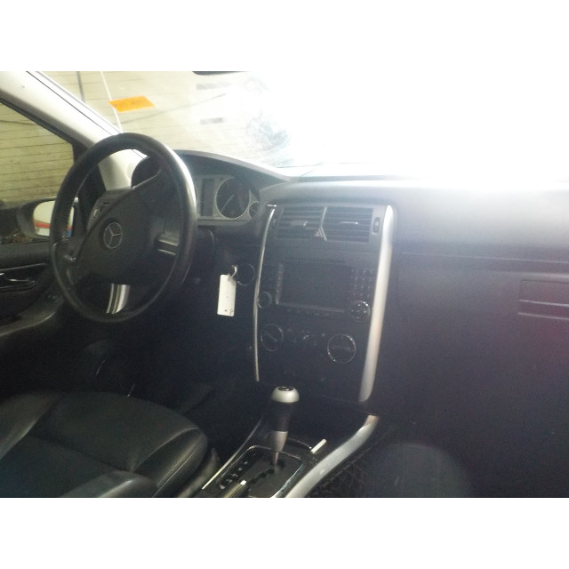 Système de navigation Mercedes-Benz B (W245/242) (2005 - 2011) Hatchback 2.0 B-200 CDI 16V (OM640.941)