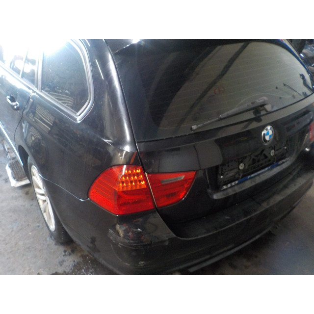 Rétroviseur extérieur droit à commande électrique BMW 3 serie Touring (E91) (2007 - 2013) Combi 318d 16V (N47-D20C)