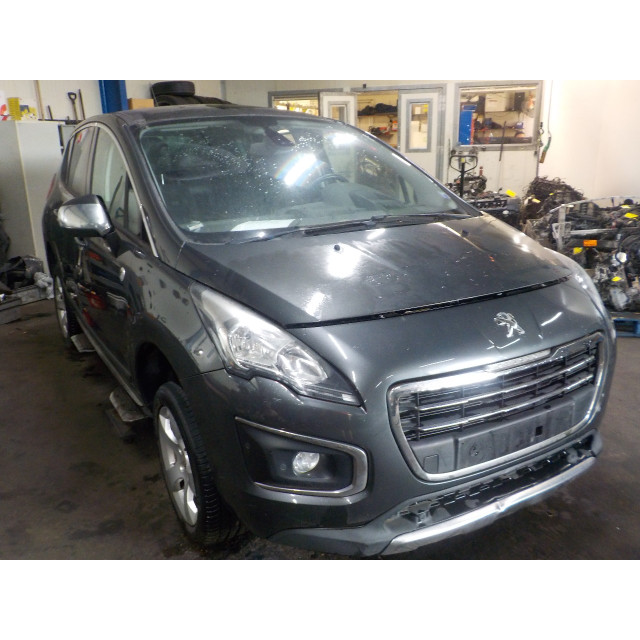 Feu arrière de porte de coffre - droit Peugeot 3008 I (0U/HU) (2014 - 2016) MPV 1.6 BlueHDi 120 (DV6FC(BHZ))