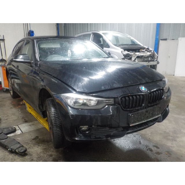 Verrou central électrique de porte à mécanisme de verrouillage arrière gauche BMW 3 serie (F30) (2012 - 2018) Sedan 316d 2.0 16V (N47-D20C)