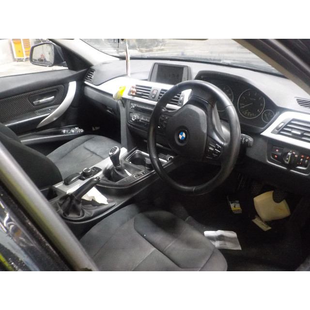 Verrou central électrique de porte à mécanisme de verrouillage arrière gauche BMW 3 serie (F30) (2012 - 2018) Sedan 316d 2.0 16V (N47-D20C)