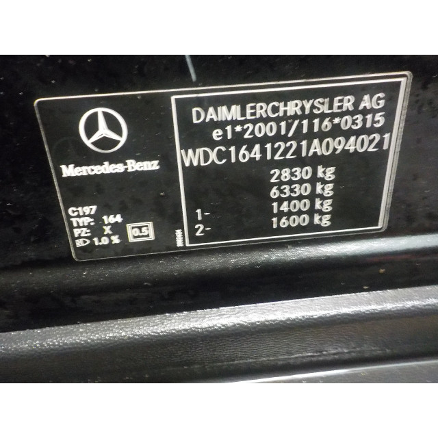Mécanisme de vitre avant droit Mercedes-Benz ML II (164/4JG) (2005 - 2009) SUV 3.0 ML-320 CDI 4-Matic V6 24V (OM642.940)