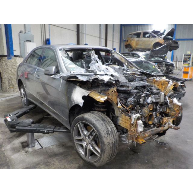 Ceinture de sécurité arrière gauche Mercedes-Benz E (W212) (2009 - 2011) Sedan E-350 CGI V6 24V BlueEfficiency (M272.983)