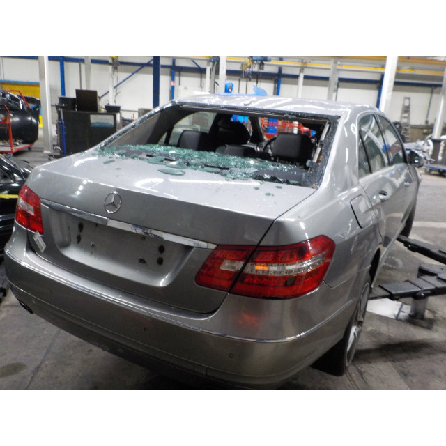 Pare-chocs arrière Mercedes-Benz E (W212) (2009 - 2011) Sedan E-350 CGI V6 24V BlueEfficiency (M272.983)