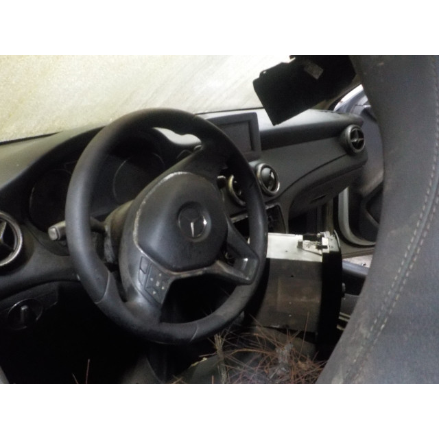 Pompe de climatisation Mercedes-Benz CLA (117.3) (2013 - 2019) Sedan 1.6 CLA-200 16V (M270.910)