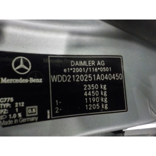 Bras de suspension en bas à droite à l'arrière Mercedes-Benz E (W212) (2009 - 2015) Sedan E-350 CDI V6 24V BlueEfficiency (OM642.850(Euro 5))