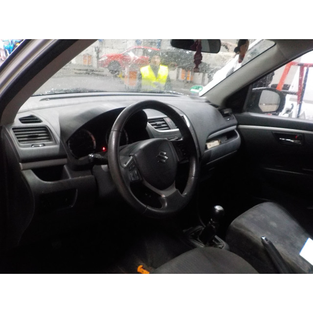 Bras de suspension avant gauche Suzuki Swift (ZA/ZC/ZD) (2010 - 2017) Hatchback 1.2 16V (K12B)