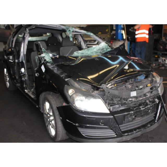 Moteur d'essuie-glaces de pare-brise Opel Astra H (L48) (2004 - 2010) Hatchback 5-drs 1.7 CDTi 16V (Z17DTH(Euro 4))