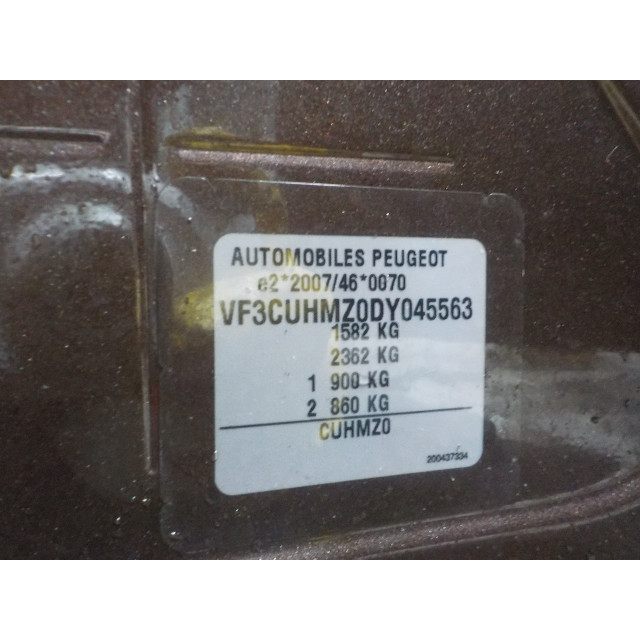Verrouillage central électrique de porte à mécanisme de verrouillage avant gauche Peugeot 2008 (CU) (2013 - 2018) MPV 1.2 Vti 12V PureTech 82 (EB2F(HMZ))