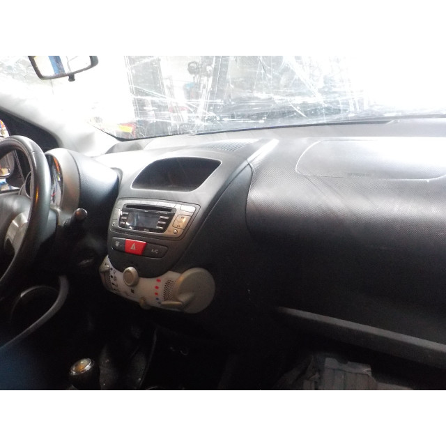 Bras de suspension avant gauche Toyota Aygo (B10) (2005 - 2014) Hatchback 1.0 12V VVT-i (1KR-FE)