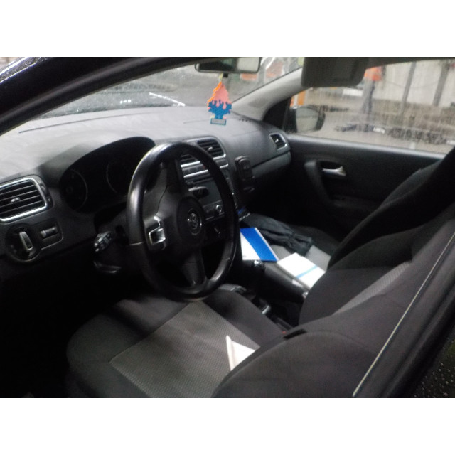 Pompe de climatisation Volkswagen Polo V (6R) (2009 - 2014) Hatchback 1.2 TDI 12V BlueMotion (CFWA(Euro 5))